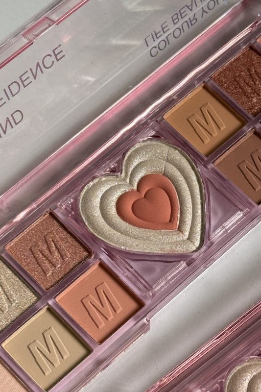 پالت سایه چشم میس لارا مدل قلبی